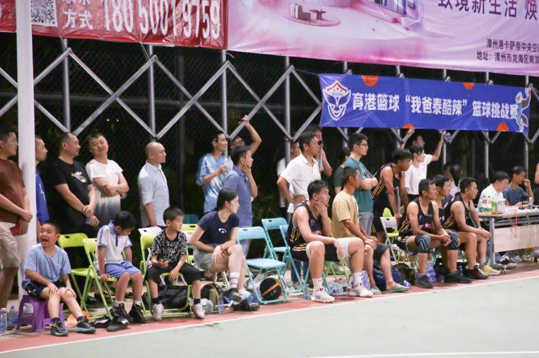 篮球快节奏比赛引爆现场，战术精妙的简单介绍