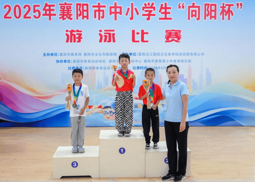 体育赛事精彩迷人，观众心情高涨