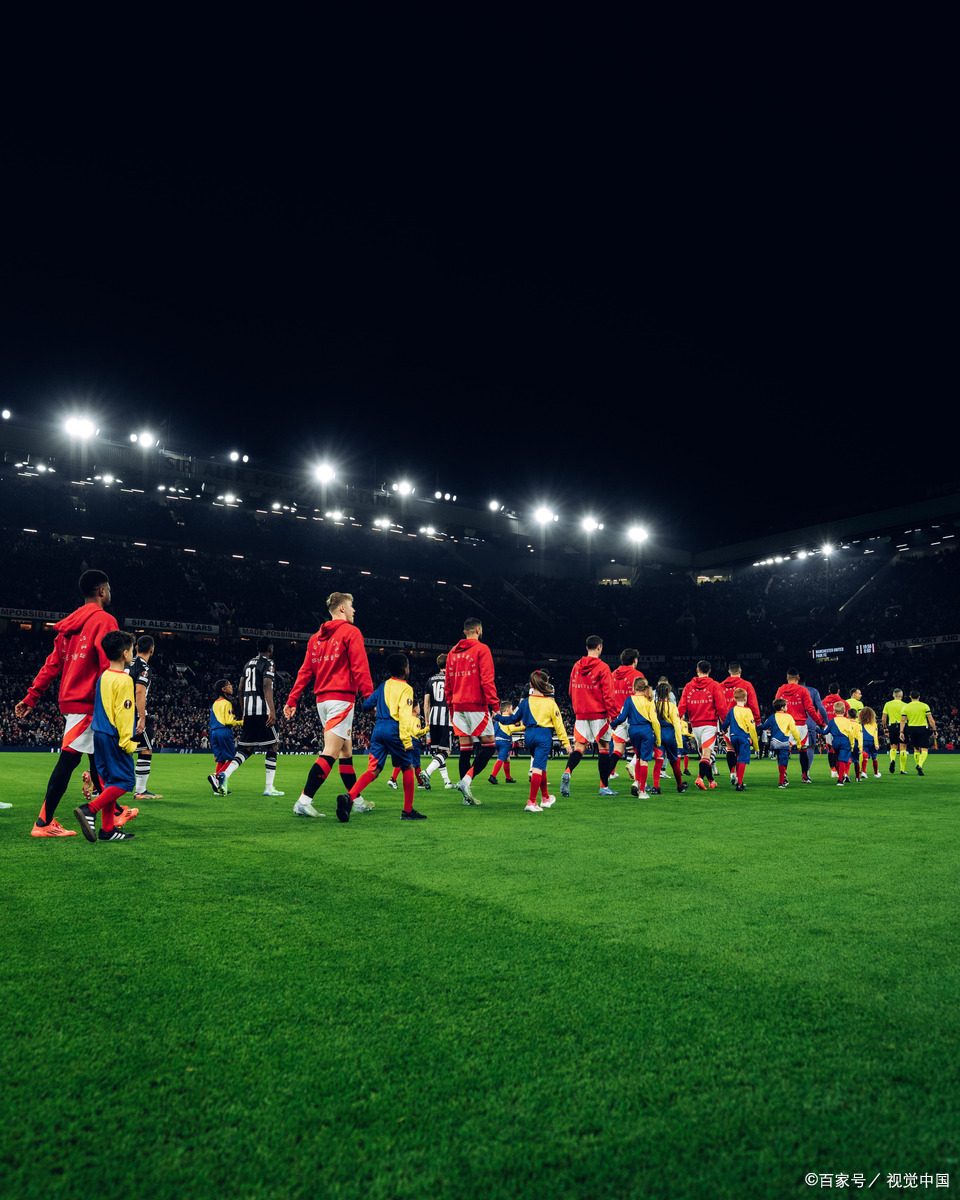 精彩纷呈：这场足球比赛将掀起一番火热的激情的简单介绍