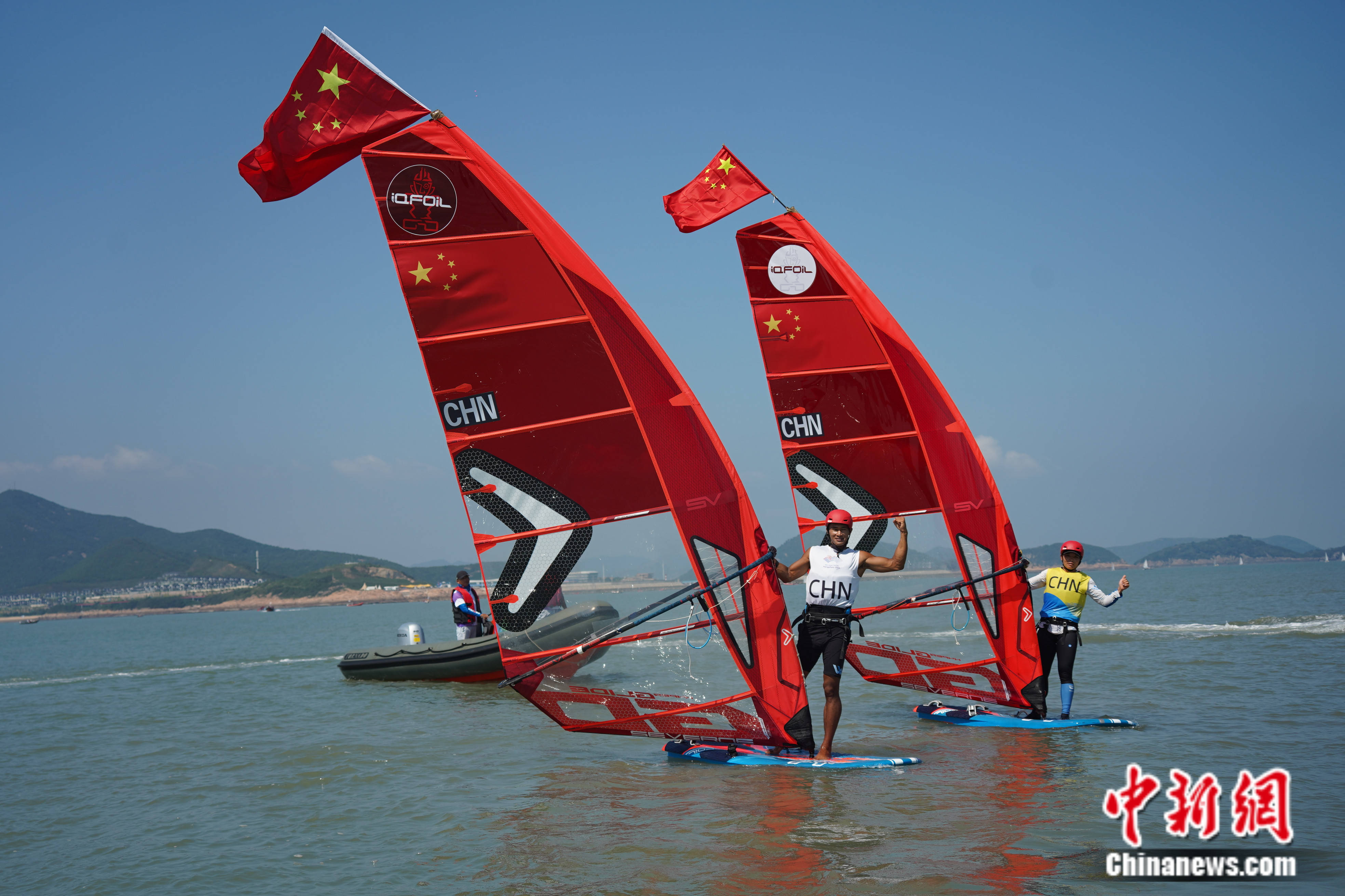 丹麦帆船队团结拼搏，奋勇争先