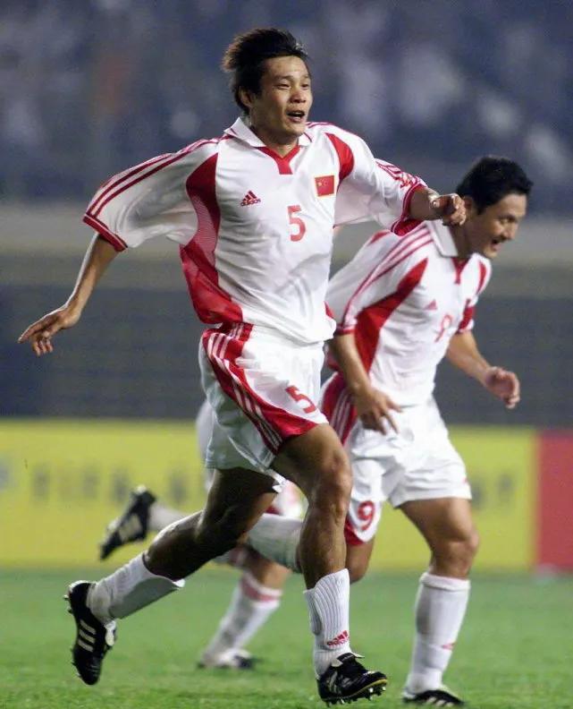 aoa体育体育下载-中国足球运动员的技艺展现无遗