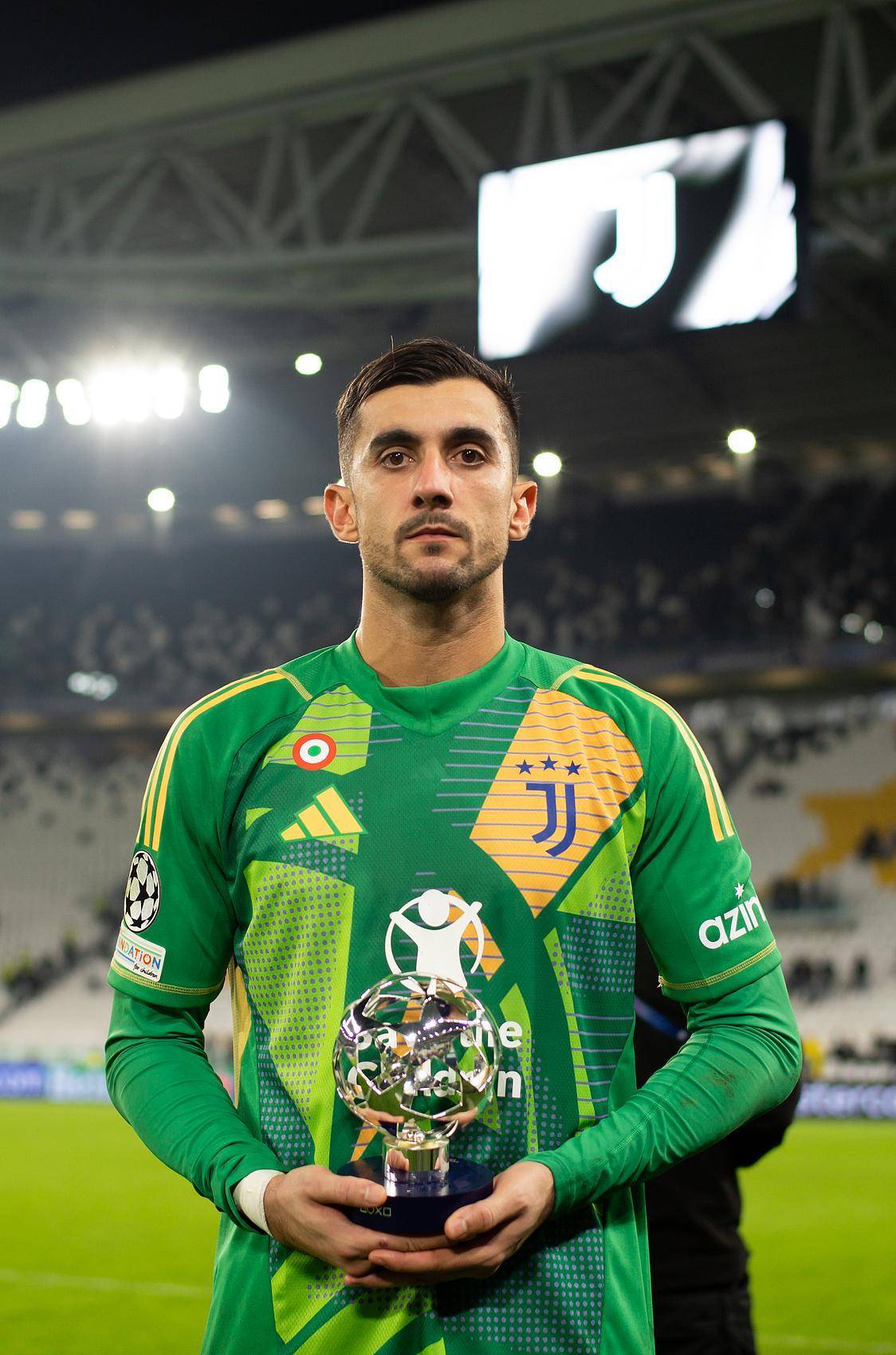 aoa体育体育网站-意甲球员获得本赛季最佳射手奖