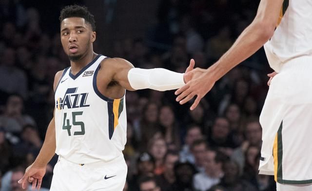 aoa体育体育地址-爵士遭遇血腥惨败，米切尔无奈