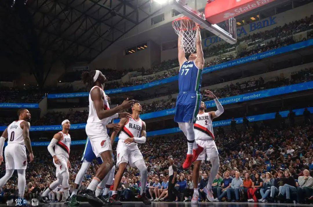 开拓者胜独行侠，尼科拉斯33分