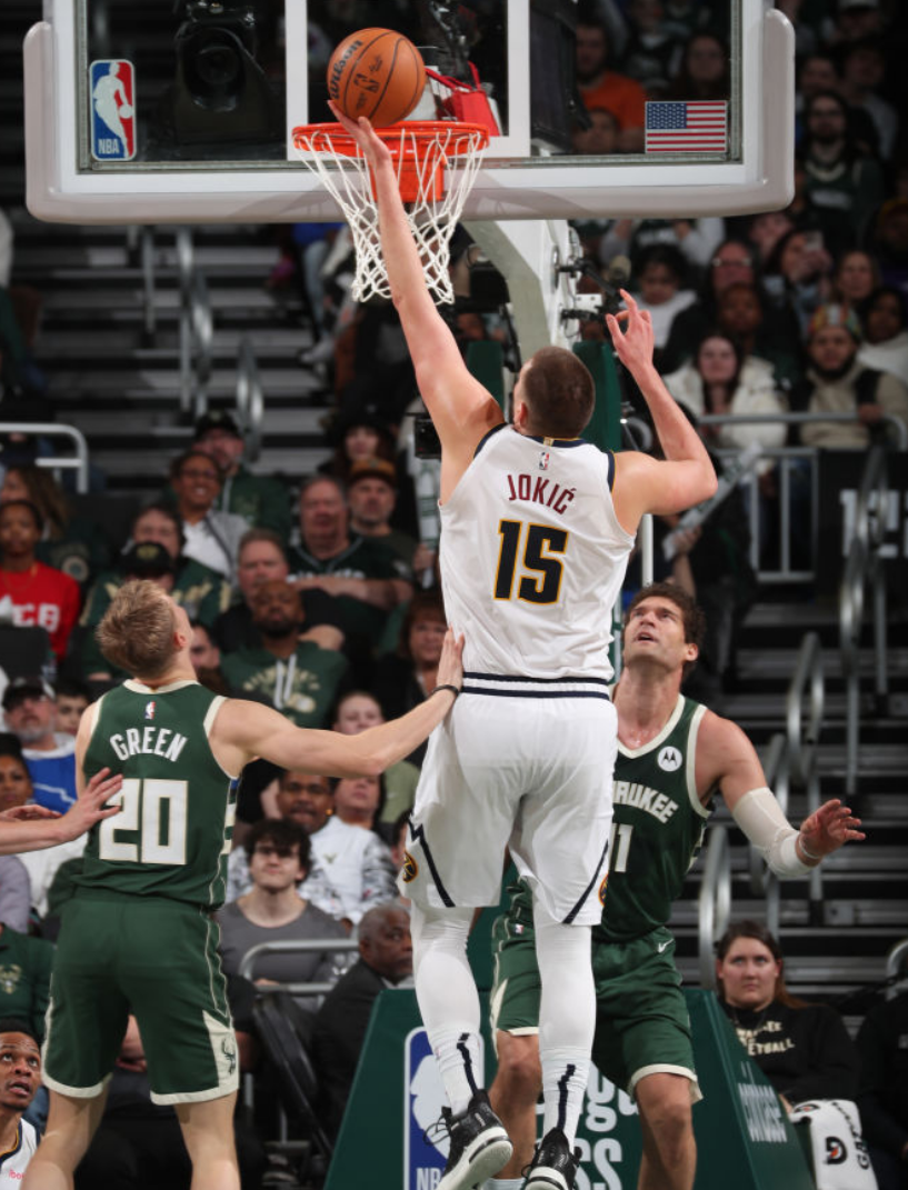 关于雄鹿胜爵士，延续胜利势头的信息