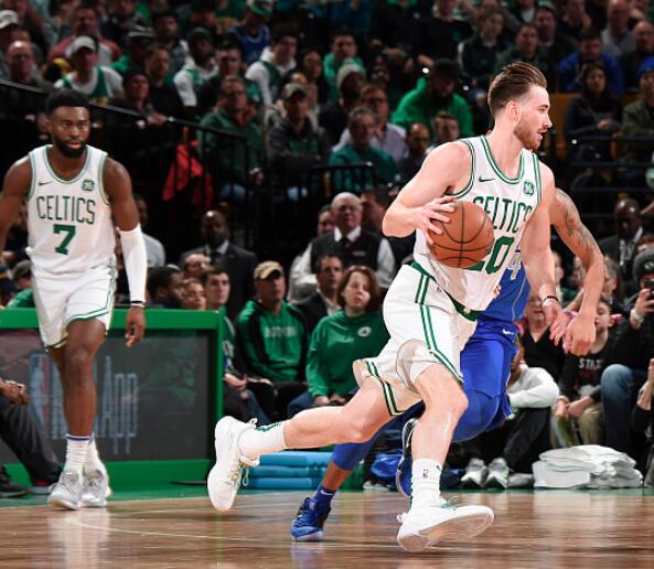 包含黄蜂大胜凯尔特人：海沃德回归缺乏配合破功的词条