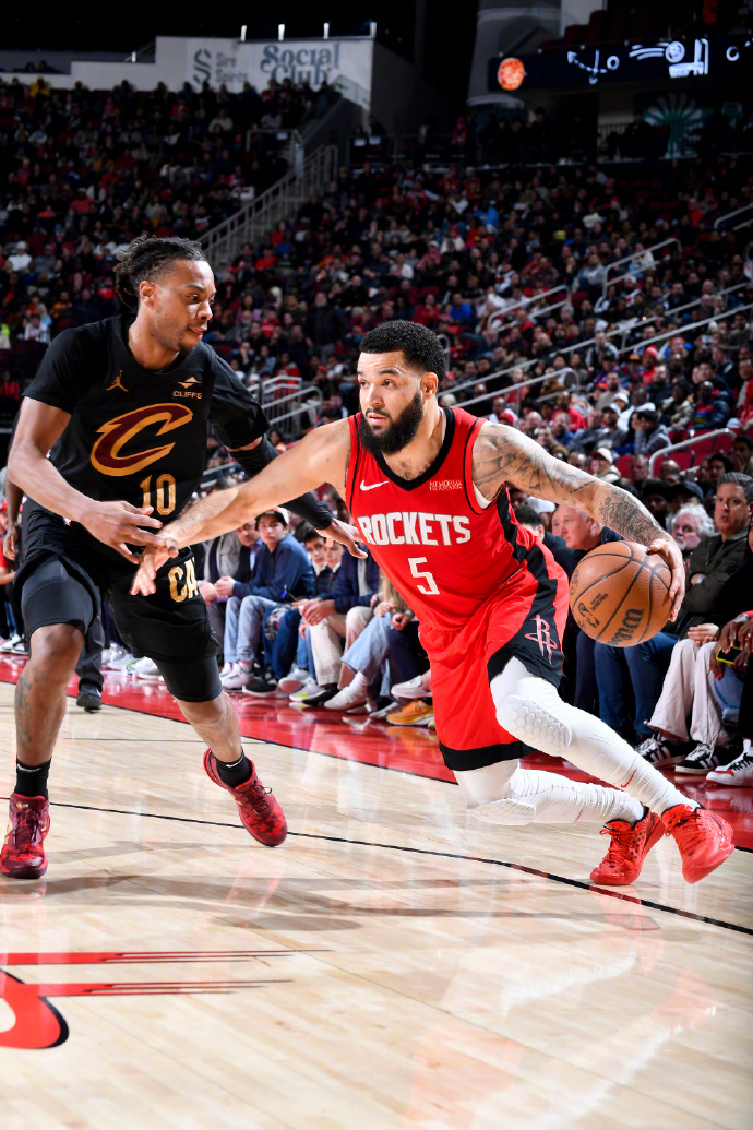 火箭击败黄蜂，重返西部前八