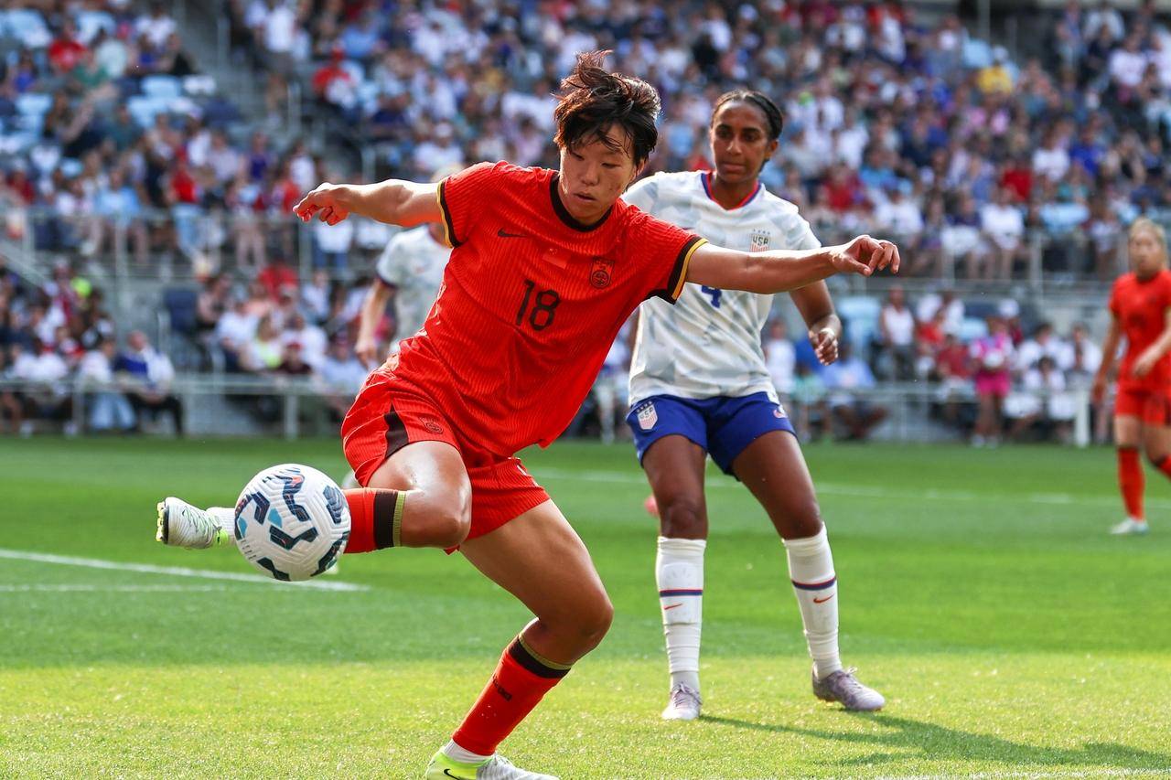 包含中国女足征途连败，教练寻种新战术解困的词条