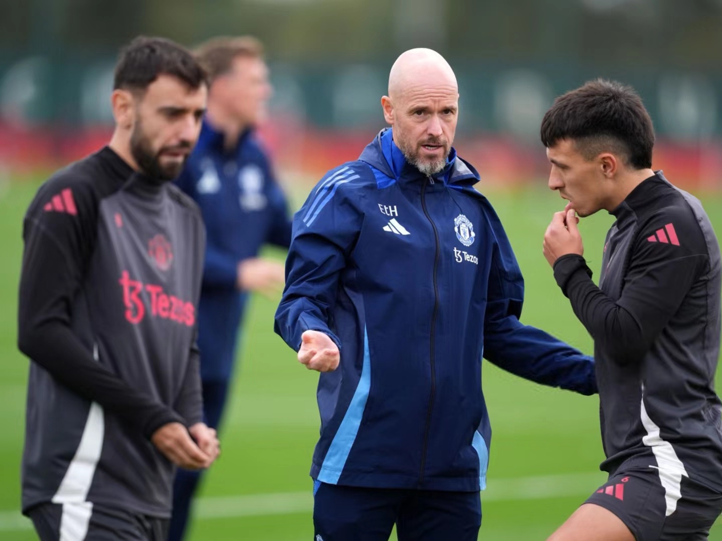 包含曼联遭遇连败危机，主教练或面临下课压力的词条