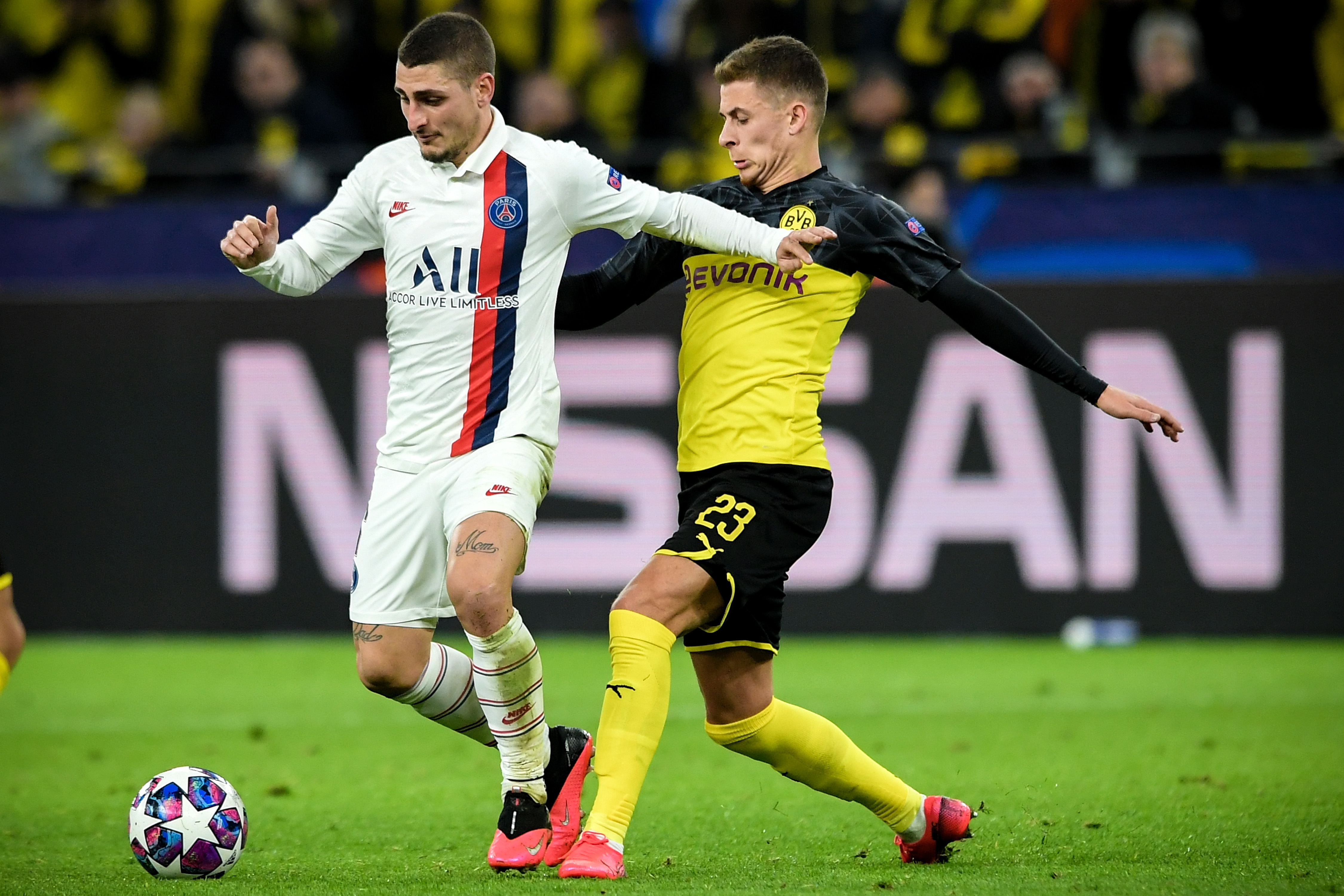 多特蒙德逆袭巴黎！德甲劲旅展现斗志