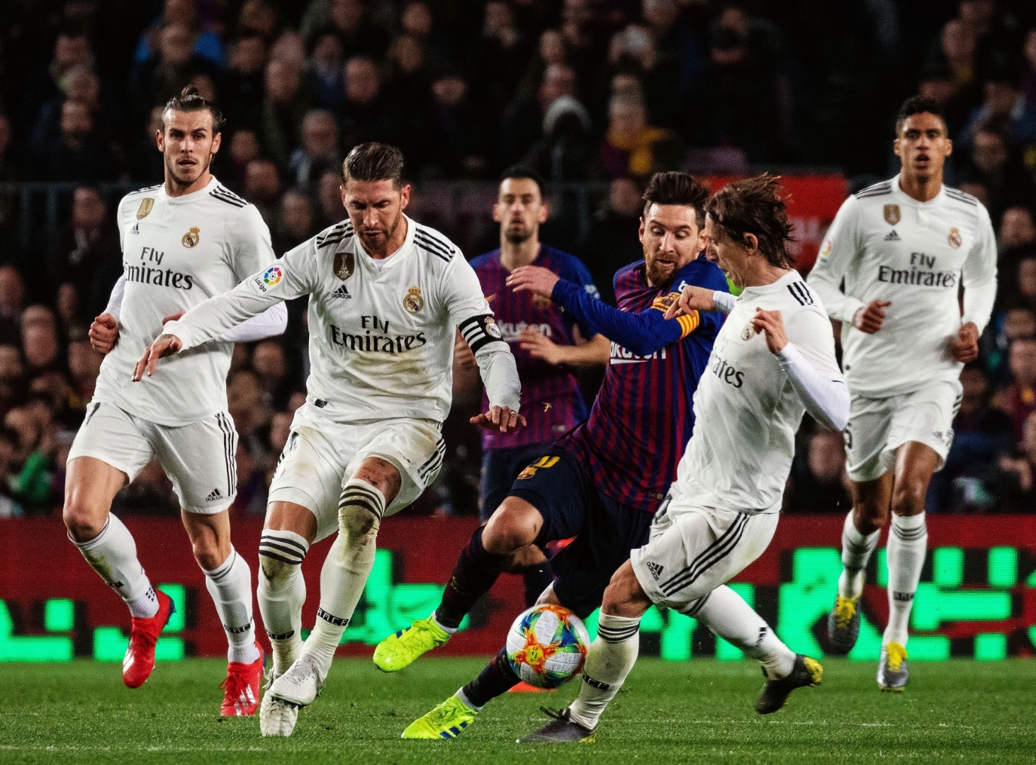 包含皇家马德里力克阿贾克斯，晋级欧冠四强的词条