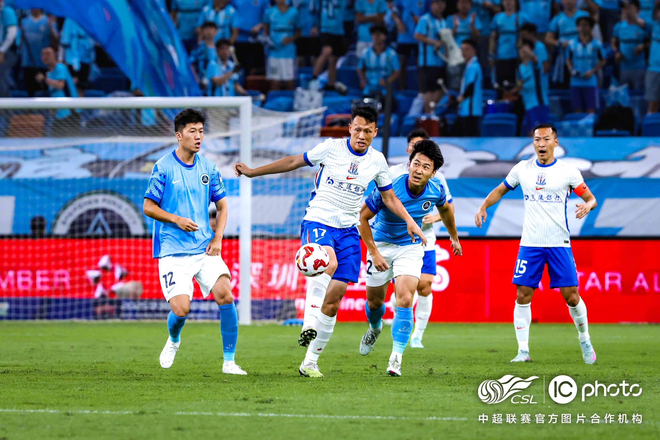 aoa体育-关于热闹非凡，中超联赛成为众人瞩目焦点的信息