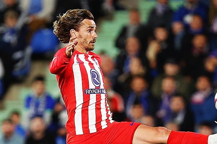 aoa体育体育亚洲官网-马达里战胜奥萨苏纳，喜迎连胜