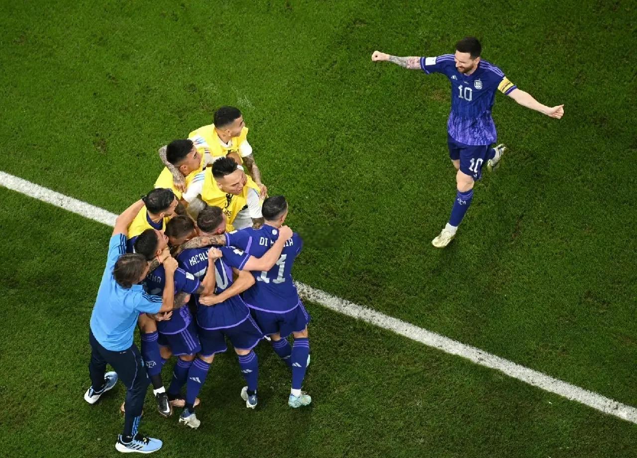 波兰军团备战对阵北欧雄鹰